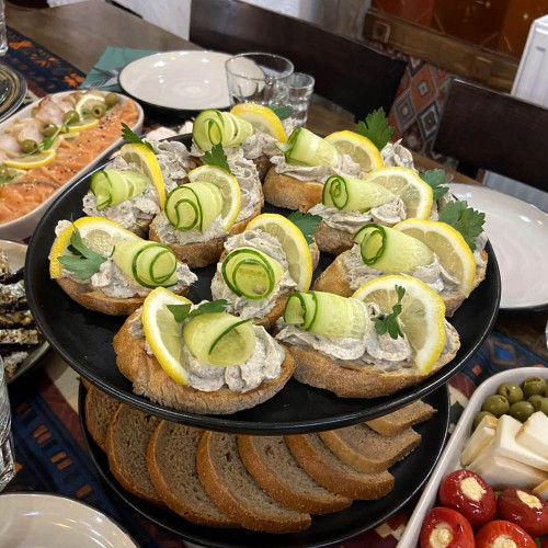 Брускети з рибним кремом